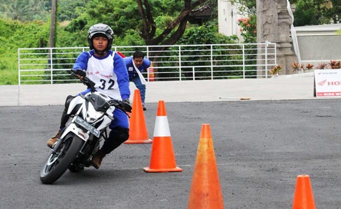 Astra-Motor-Bali-Gelar-Kompetisi-Safety-Riding