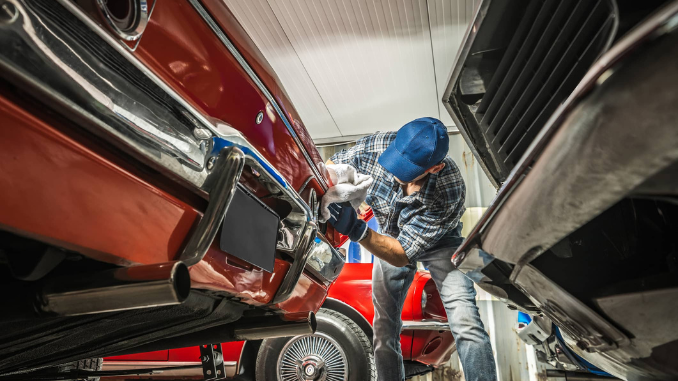 6 Tips Perawatan Mobil Tua Klasik agar Performanya Terjaga
