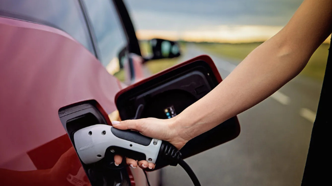 Mobil Listrik untuk Mudik: Strategi Rute & Pengisian Baterai