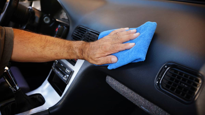 Lap Dashboard Mobil